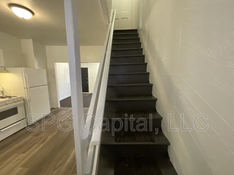 313 S Penn St - Photo 6 of 10