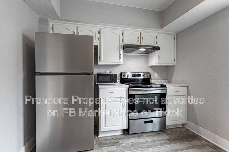 424 S Hocker Ave - Photo 5 of 12
