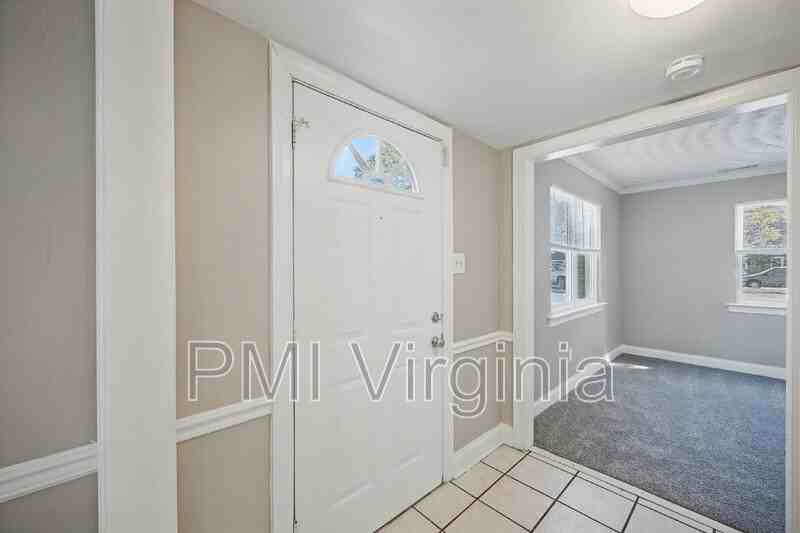 835 N Buckingham Ct - Photo 3 of 35
