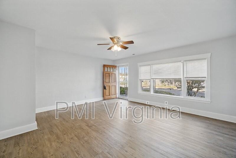 612 46th St - Photo 4 of 20