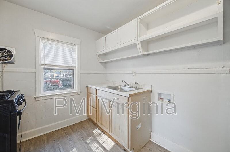 612 46th St - Photo 7 of 20