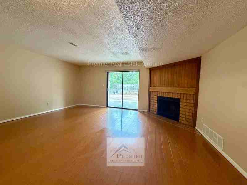 1025 Holli Springs Ln - Photo 4 of 8