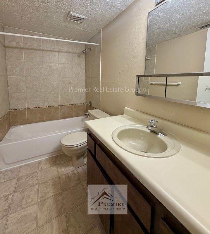 1025 Holli Springs Ln - Photo 7 of 8