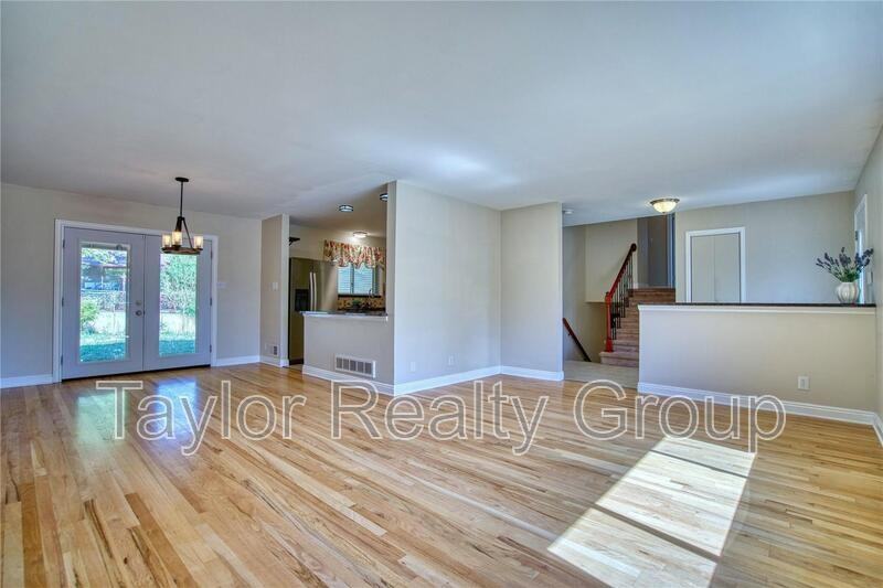 10469 Ronald Ln - Photo 3 of 20