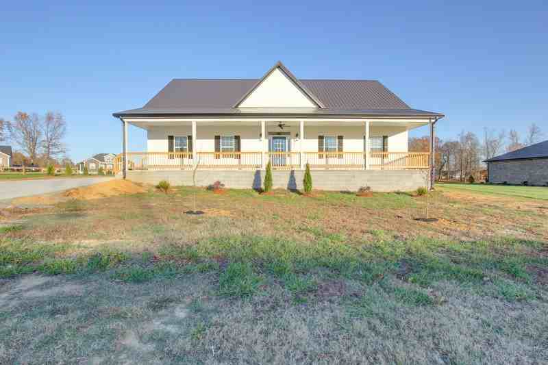 136 Riverbend Dr - Photo 4 of 50