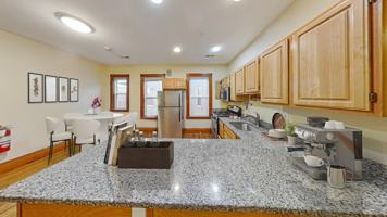 featured image of 6 Carmel St #3