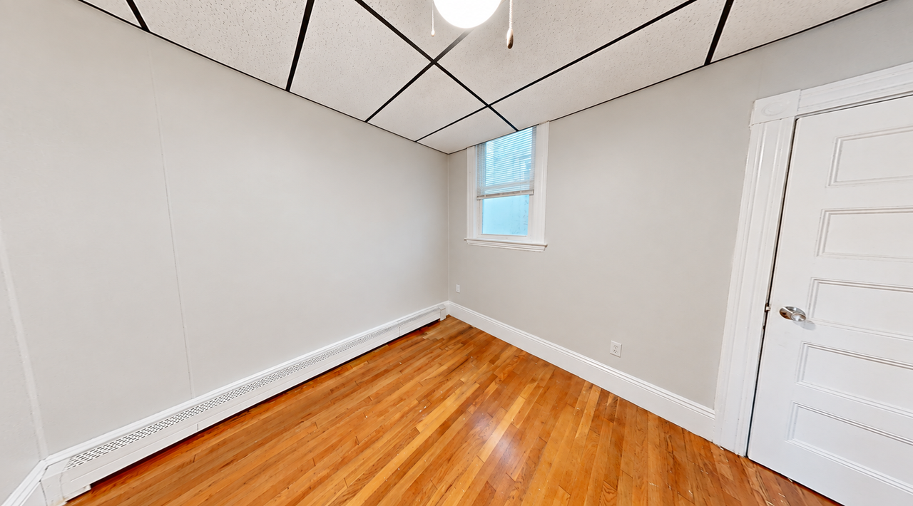 882 Huntington Ave #3 - Photo 4 of 10