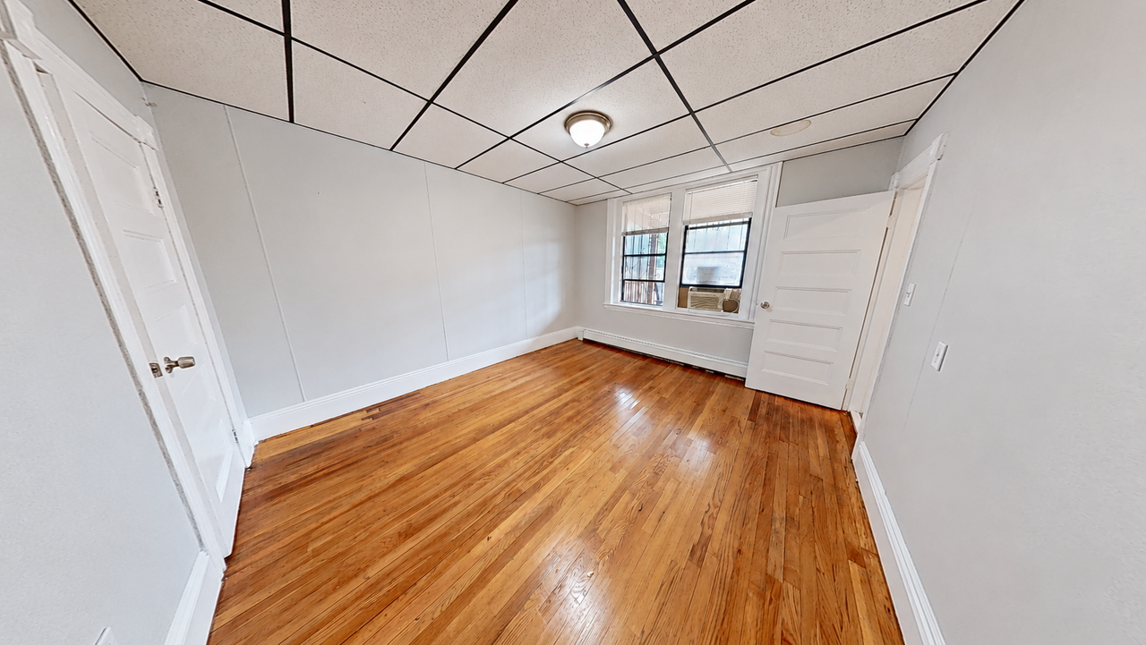 882 Huntington Ave #3 - Photo 6 of 10