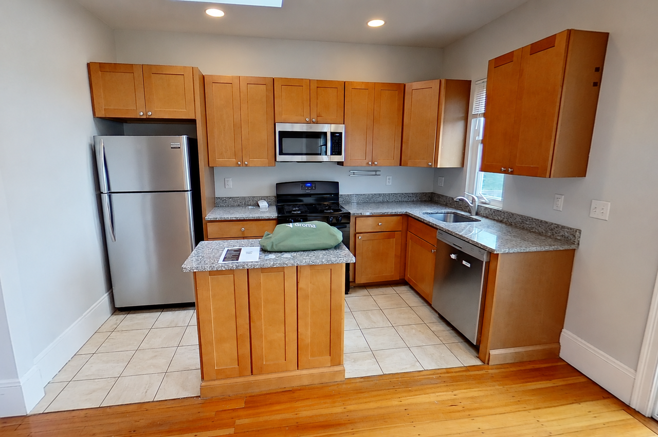 28 Fisher Ave #3 - Photo 4 of 12