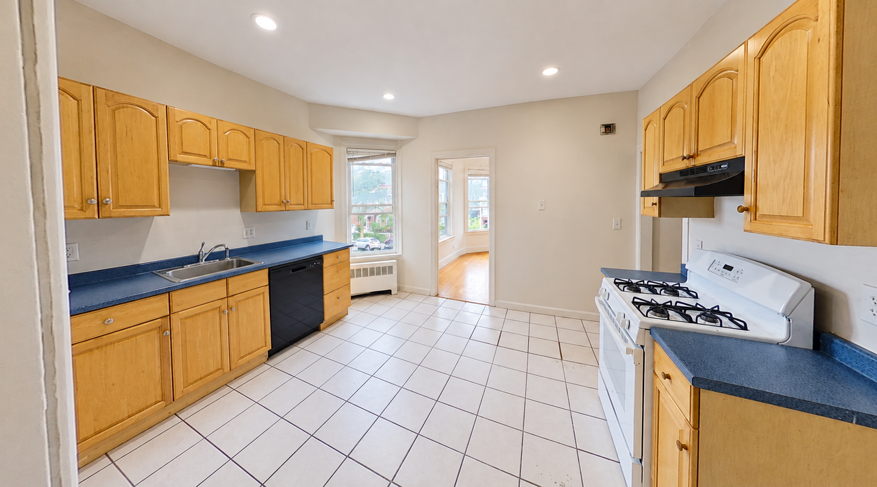 91 Calumet St #2 - Photo 2 of 9