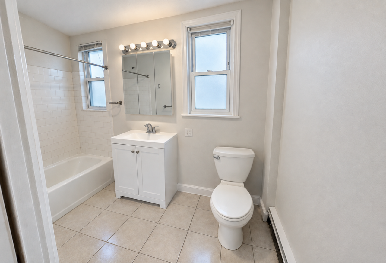 91 Calumet St #2 - Photo 3 of 9