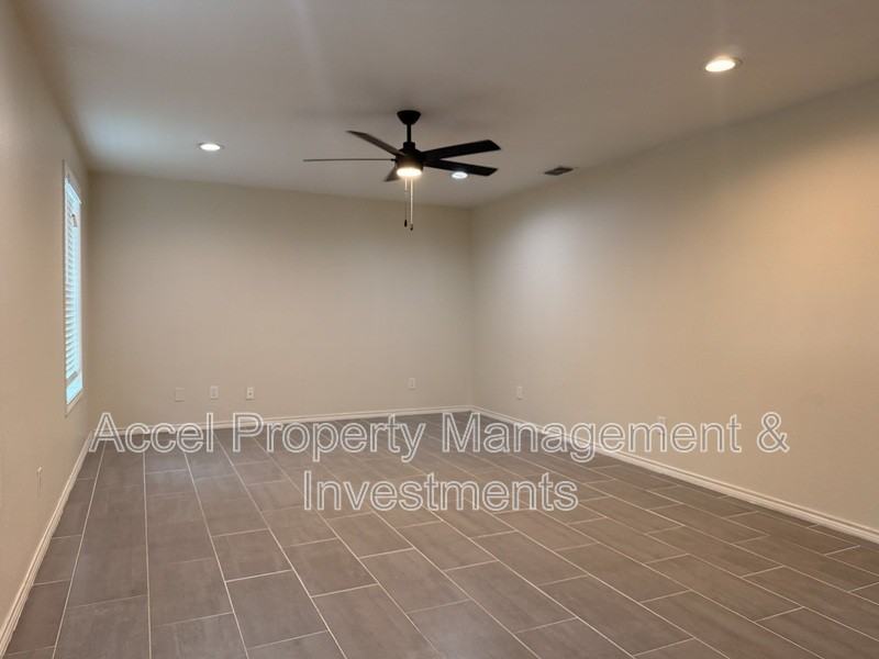 4701 N 6th St - Photo 3 of 23