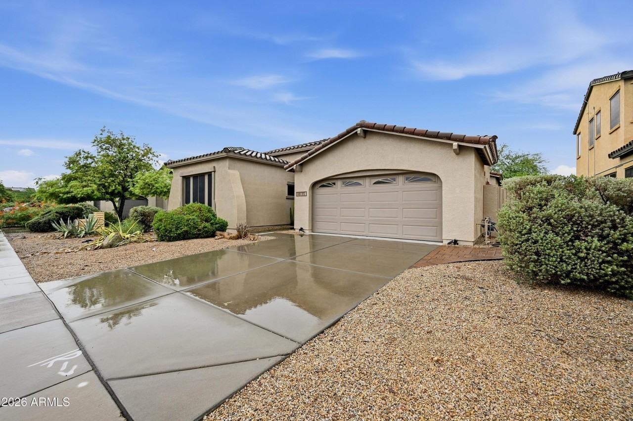18110 W Paseo Way - Photo 2 of 33