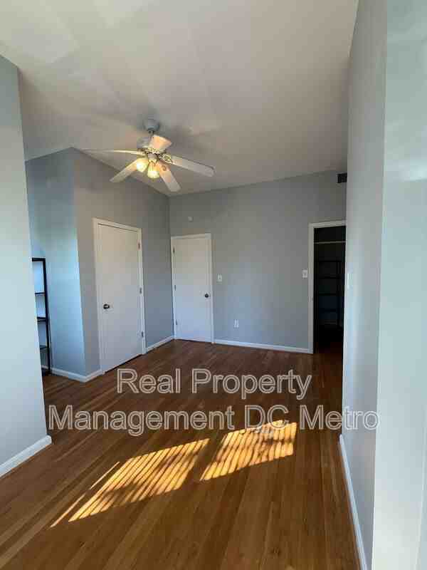 620 7th St Ne - Photo 3 of 19