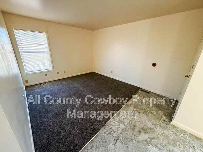 212 Norma Ct - Photo 4 of 10