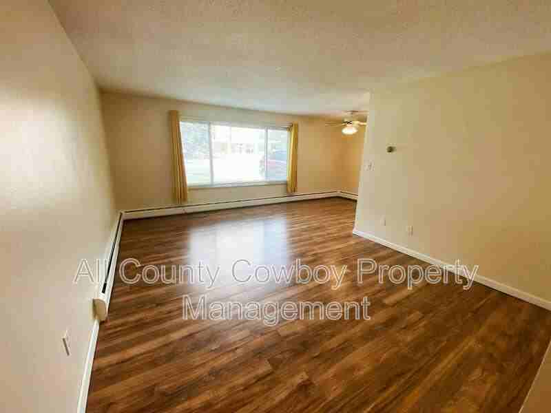 1516 E Grand Ave #101 - Photo 3 of 7