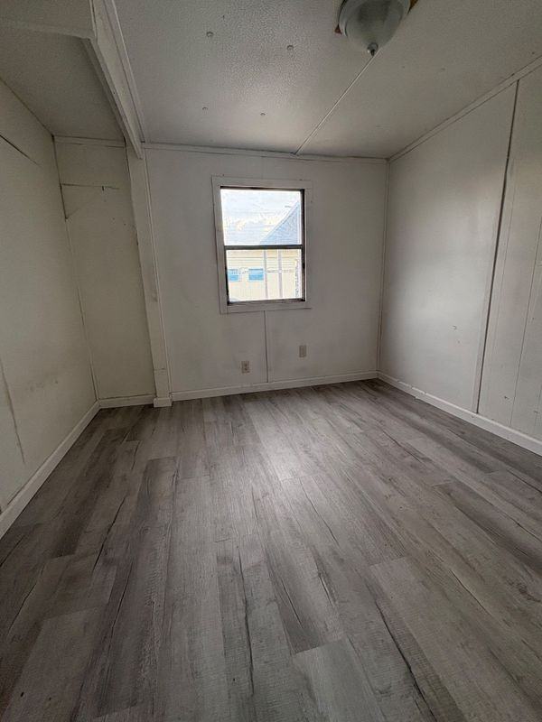 117 Bert St - Photo 6 of 7