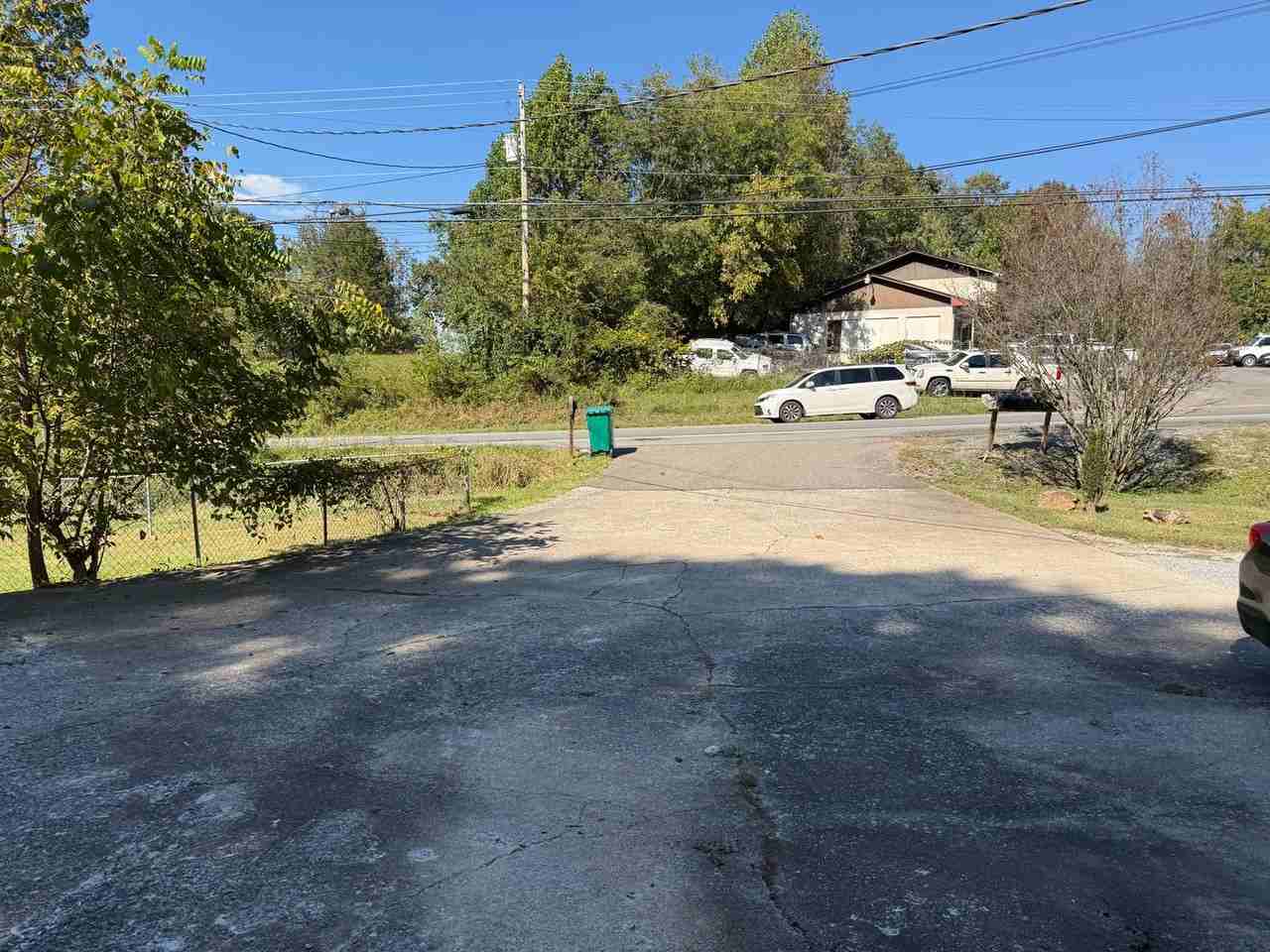 2506 Elizabethton Highway - Photo 2 of 31
