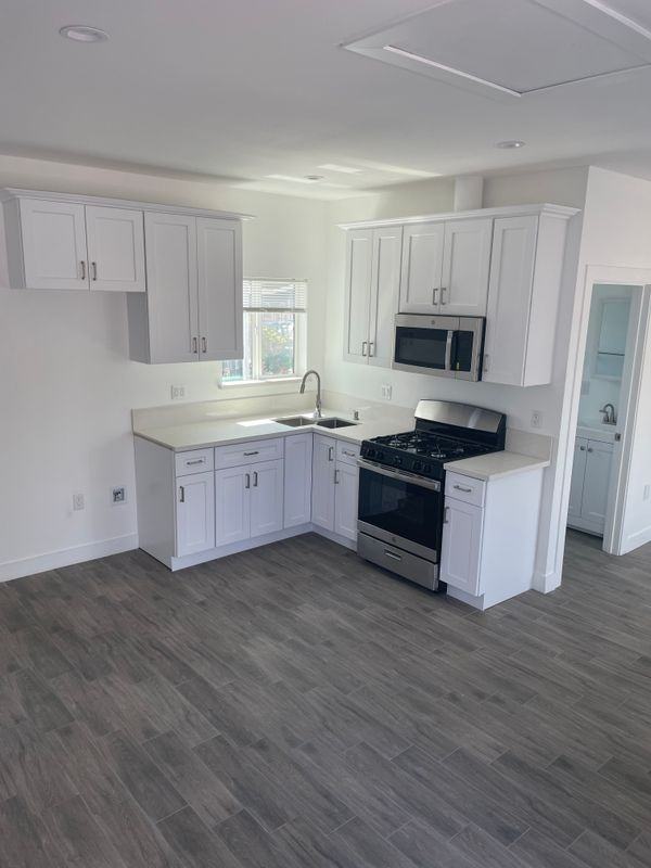 13082 Branford St - Photo 2 of 4