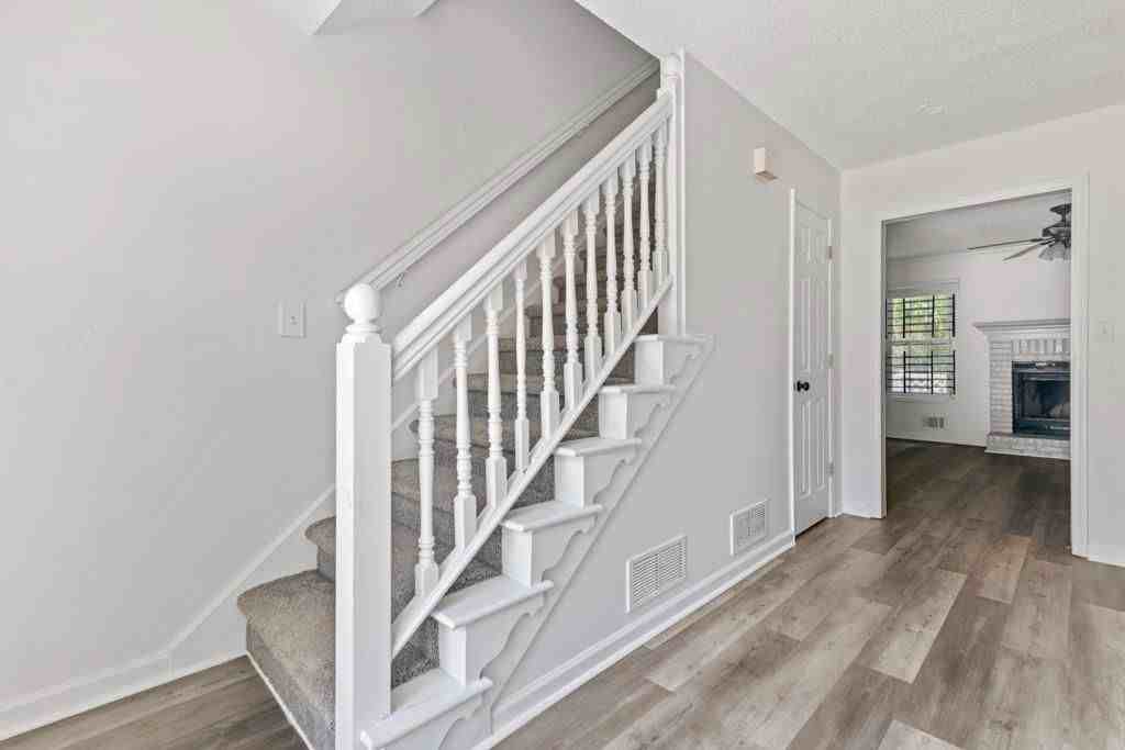 7169 Williamsburg Dr - Photo 3 of 17