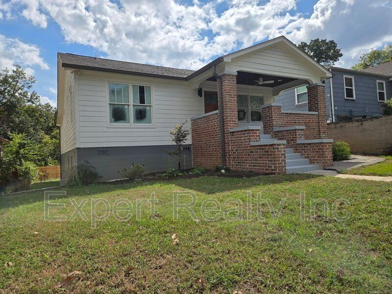 2747 17th Ave N - Photo 3 of 3