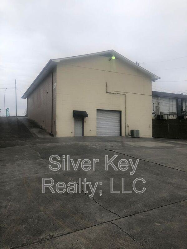 819 Howard St - Photo 2 of 9