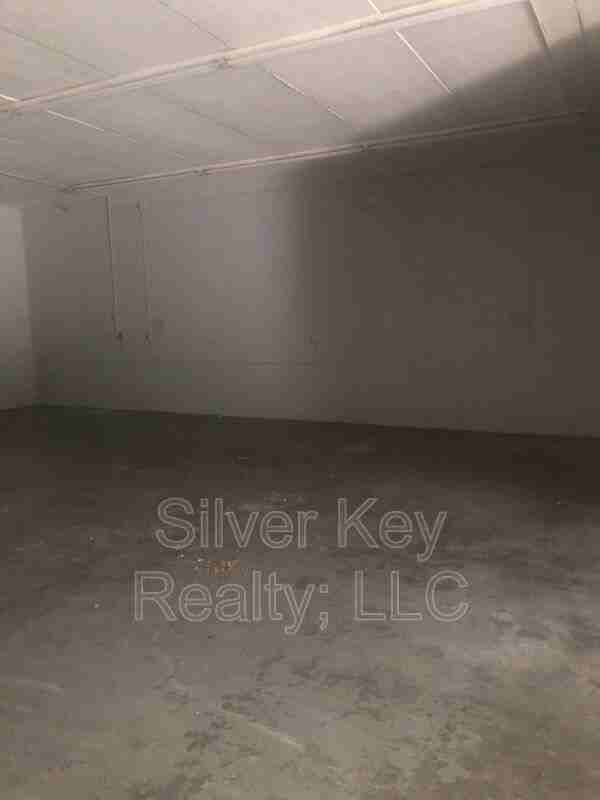 819 Howard St - Photo 7 of 9
