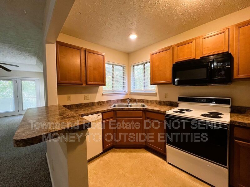 3355 Galleria Dr #30 - Photo 3 of 15