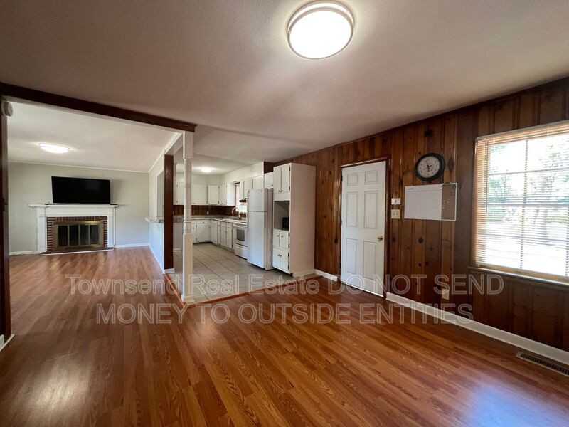 1812 Conover Dr - Photo 3 of 10