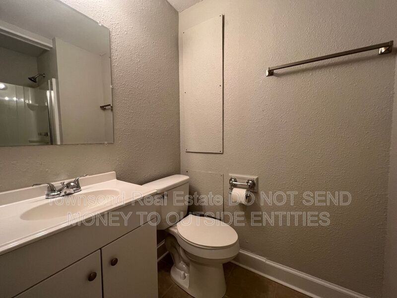 1812 Conover Dr - Photo 5 of 10