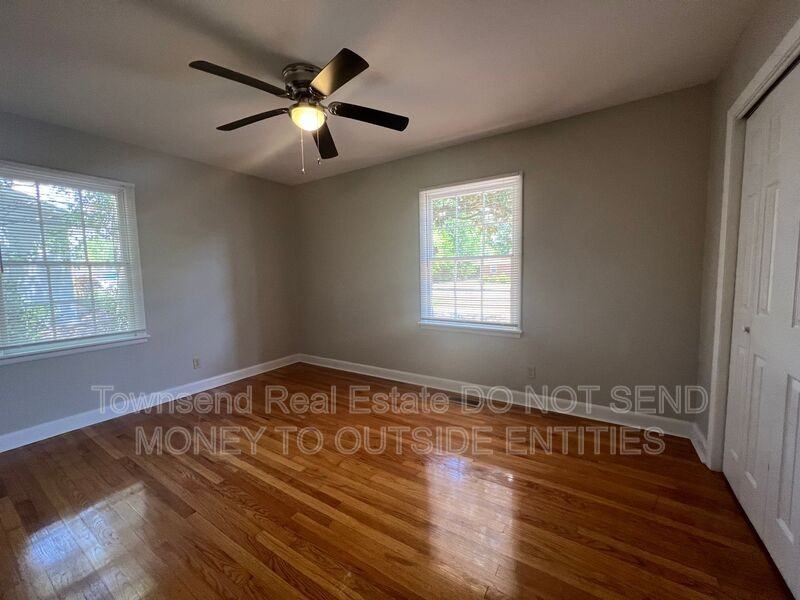 1812 Conover Dr - Photo 6 of 10