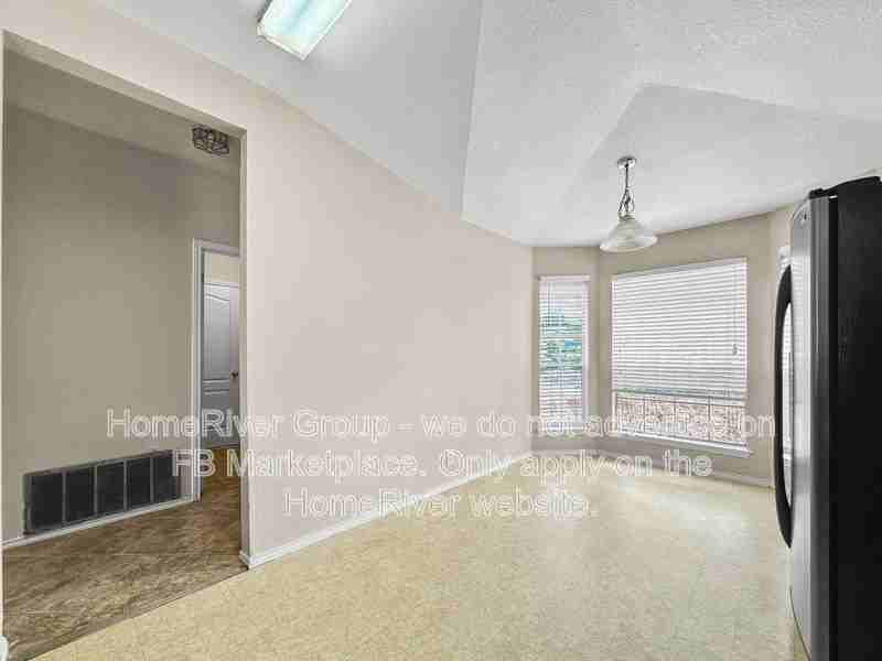 9806 Copper Creek Dr - Photo 5 of 18