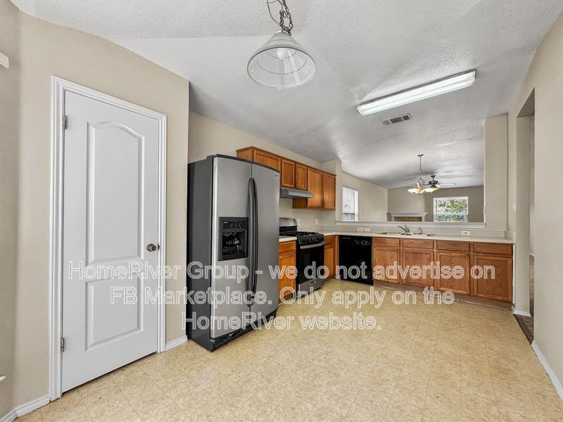 9806 Copper Creek Dr - Photo 7 of 18