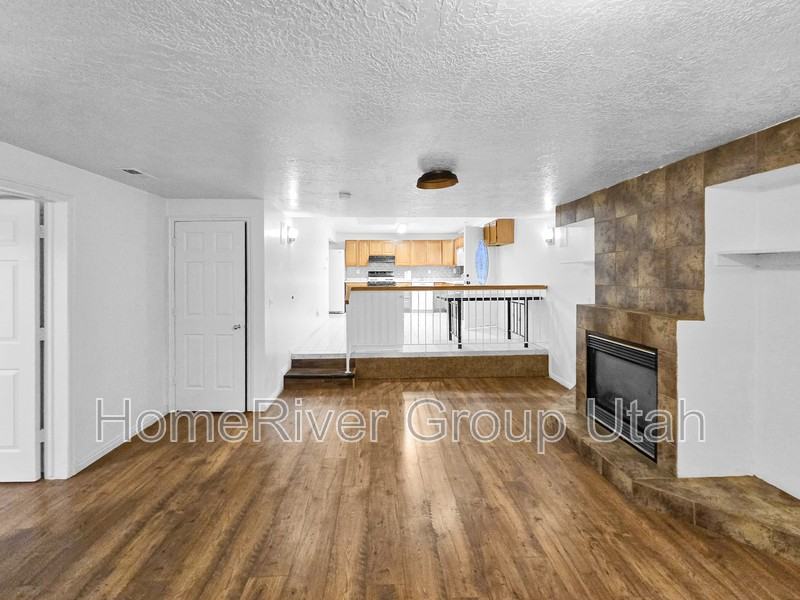 4785 S Bayport Way - Photo 4 of 18