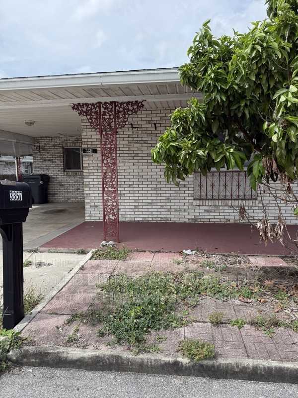 3357 Dexter Dell Se - Photo 2 of 11