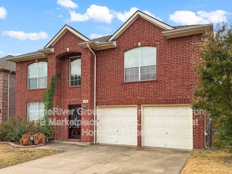 1809 Newton Dr - Photo 2 of 24