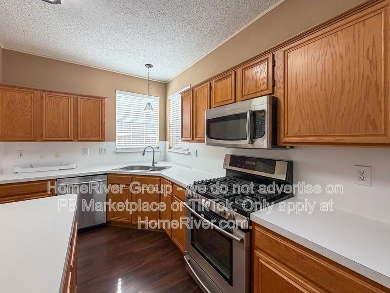 1809 Newton Dr - Photo 6 of 24