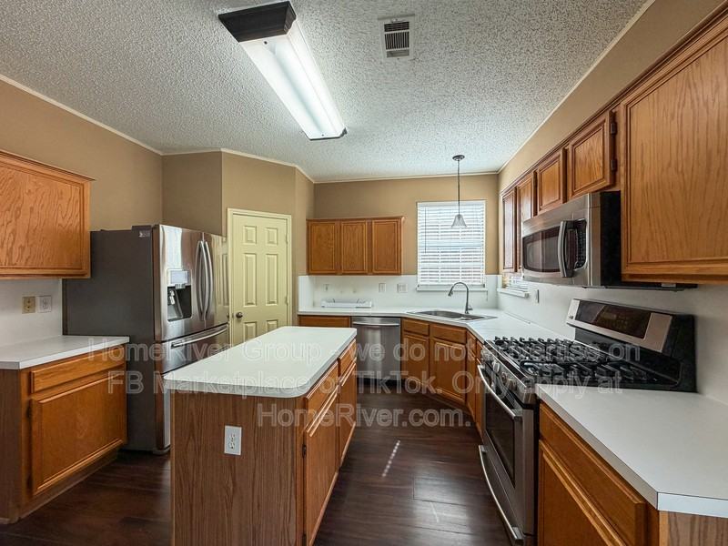 1809 Newton Dr - Photo 7 of 24
