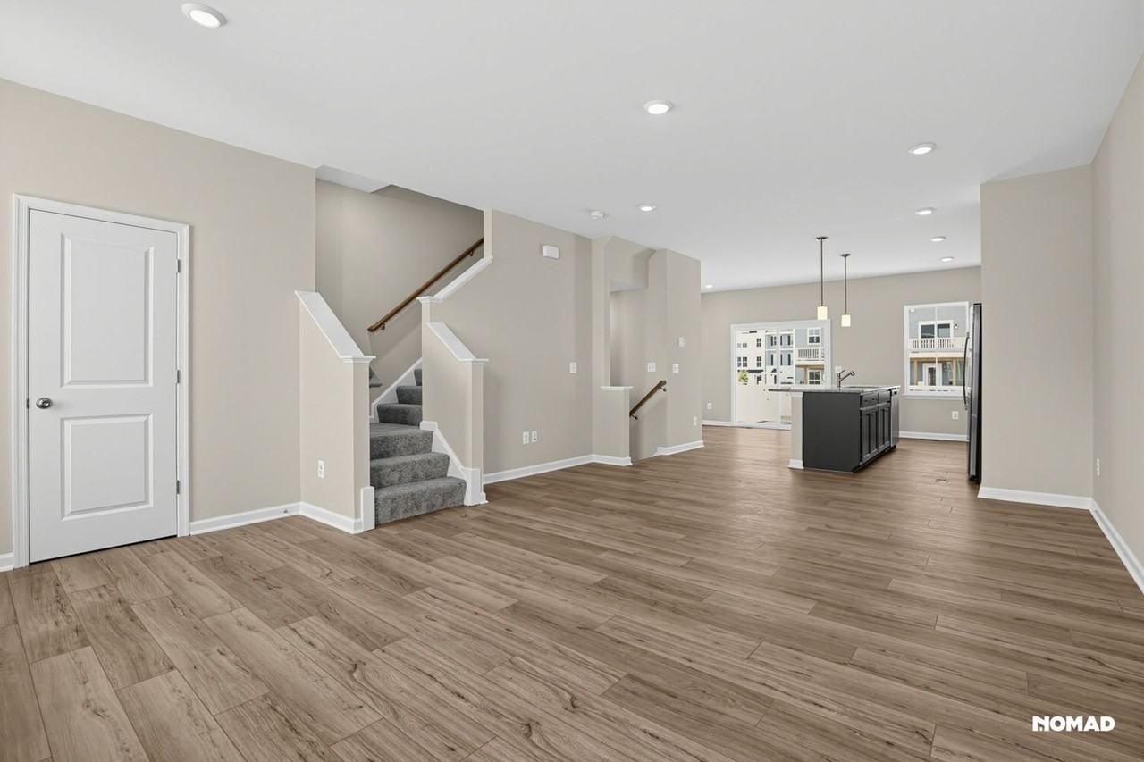 8772 Whitman Dr - Photo 4 of 22