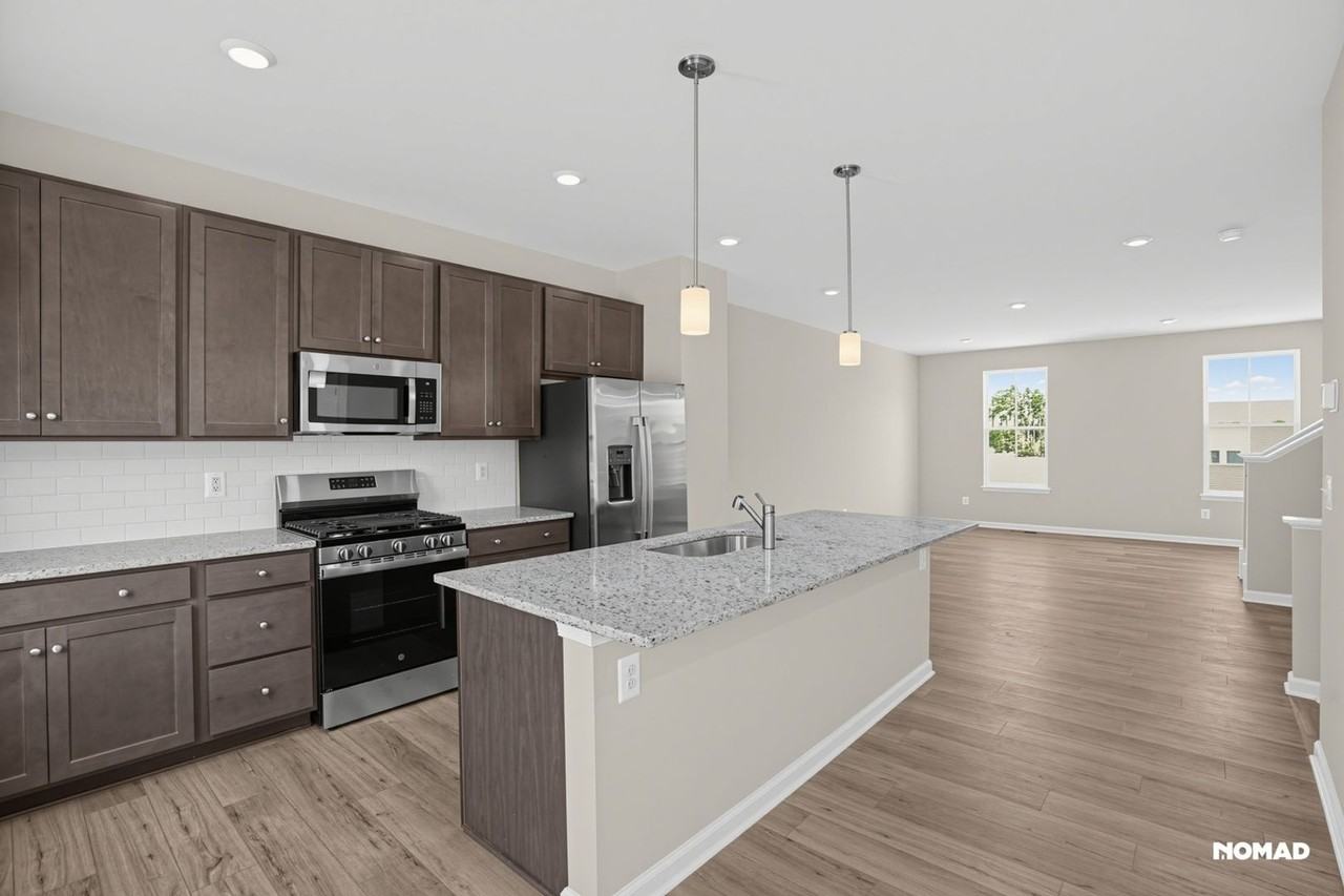 8772 Whitman Dr - Photo 5 of 22