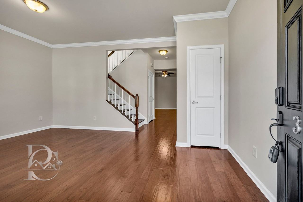 308 Placid Dr - Photo 3 of 45