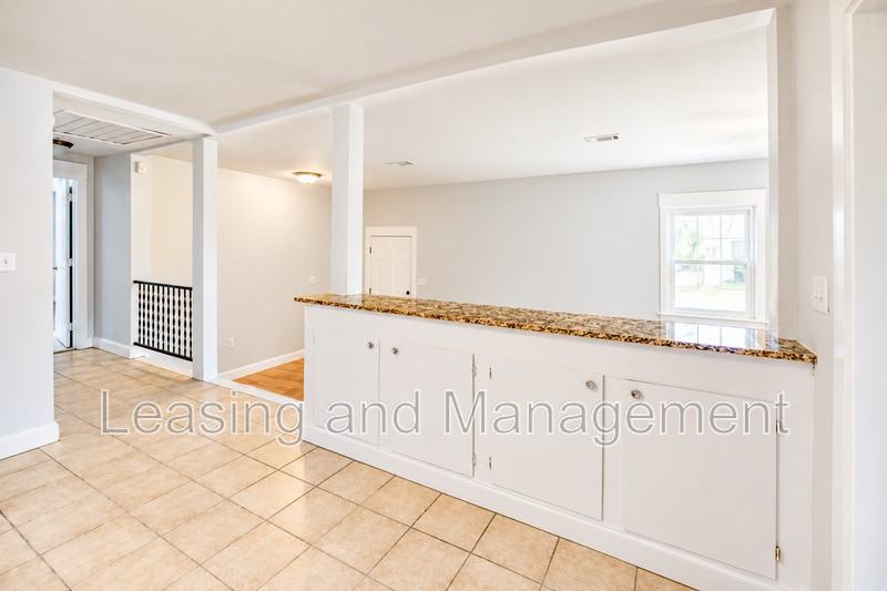 4949 Durant Ave - Photo 7 of 19