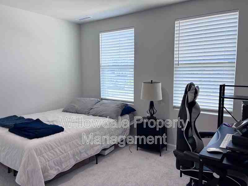 158 Zealand Ct - Photo 3 of 22