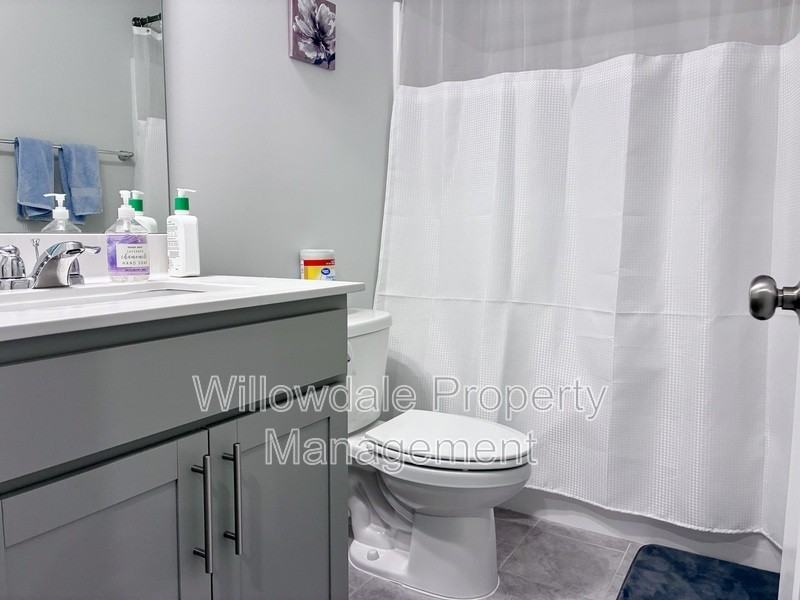 158 Zealand Ct - Photo 4 of 22