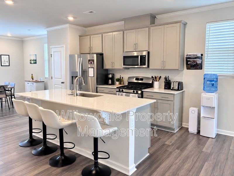 158 Zealand Ct - Photo 6 of 22