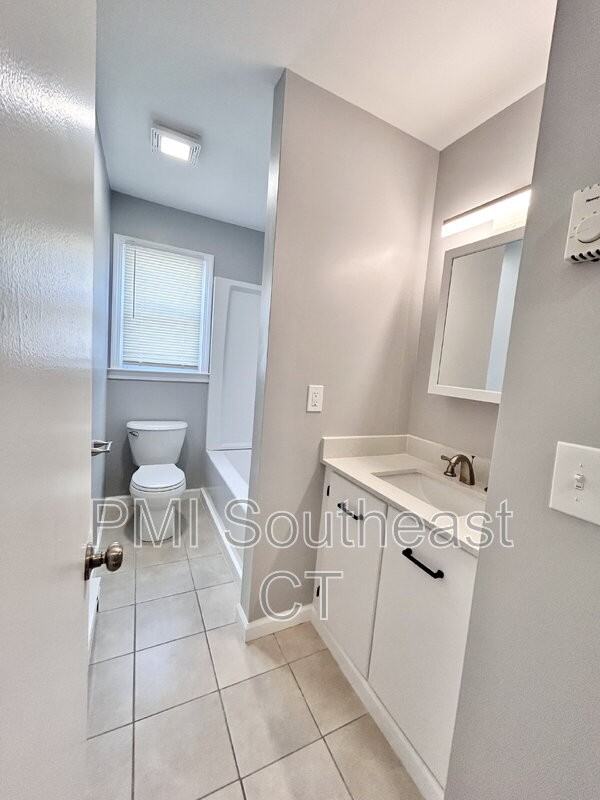 98 Canterbury Rd #F - Photo 7 of 13