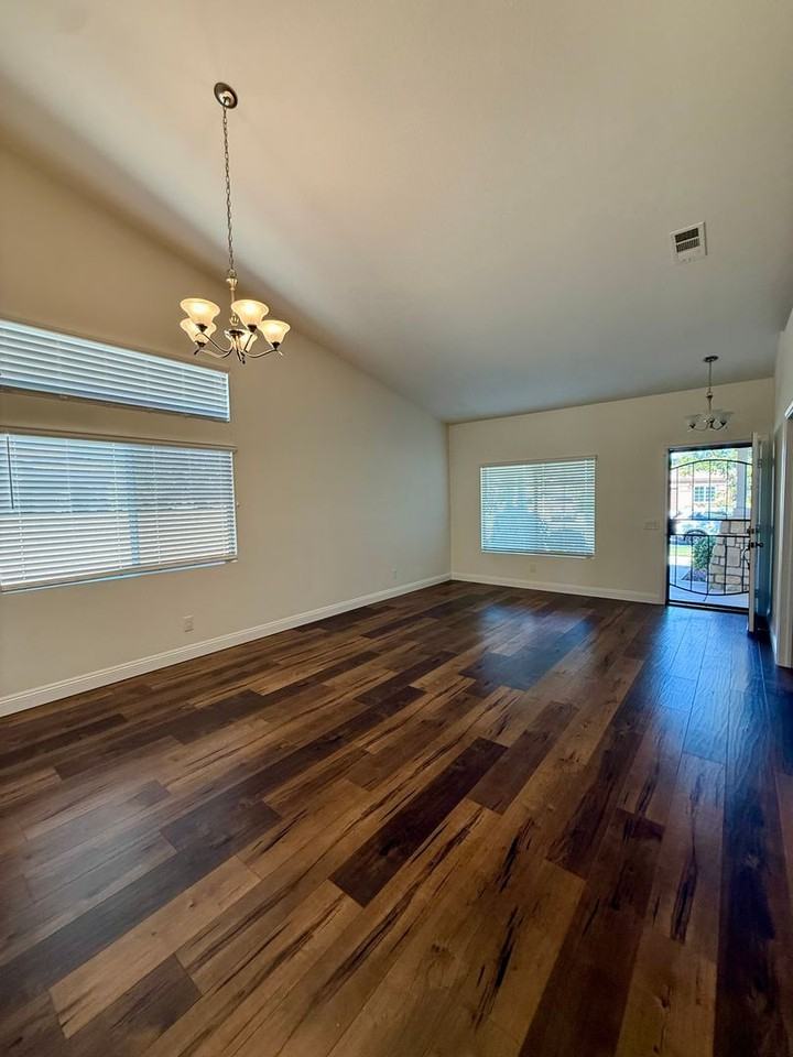 31431 Gironde Ct - Photo 2 of 12