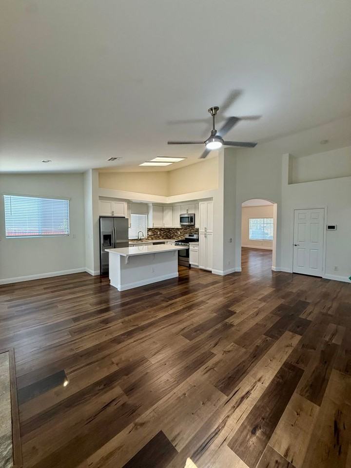31431 Gironde Ct - Photo 3 of 12