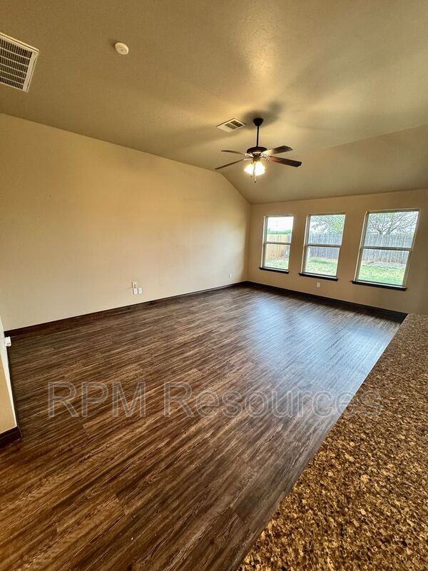 417 Argos Rd - Photo 7 of 24