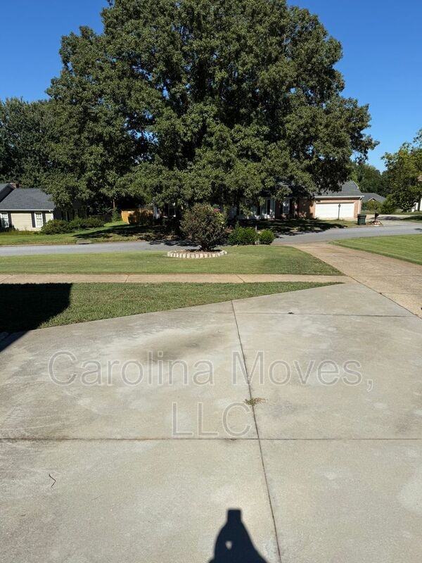 4597 Coach Hill Dr - Photo 4 of 39